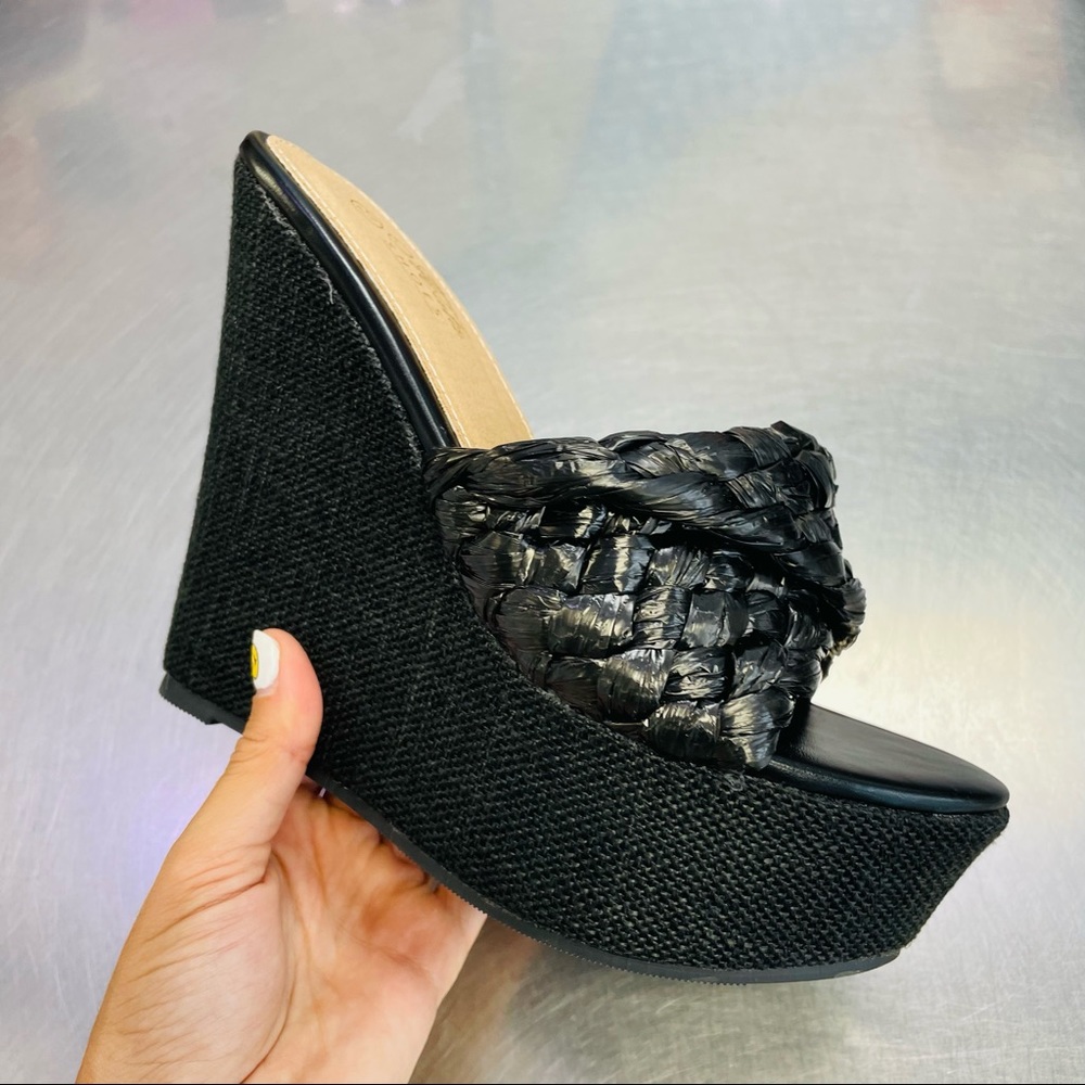 Black woven wedge - Picture 5 of 6